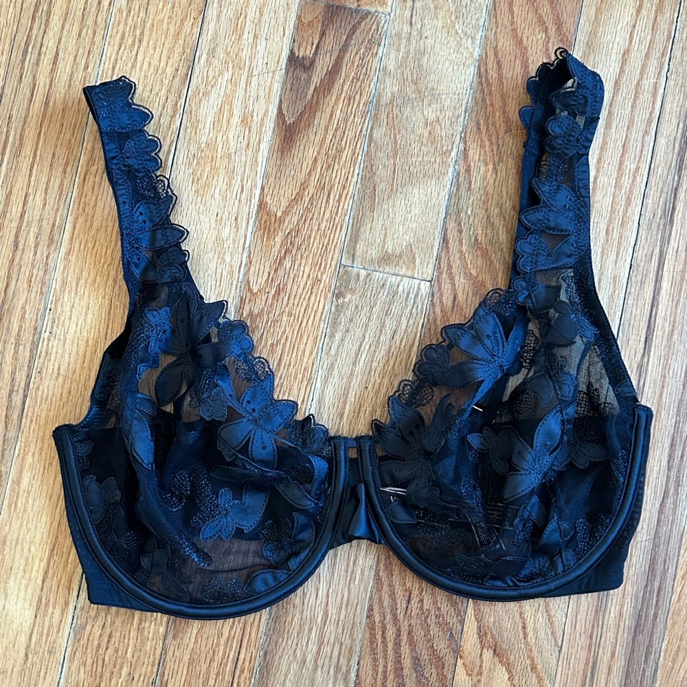 Victoria’s Secret Very Sexy Unlined Demi 36DDD